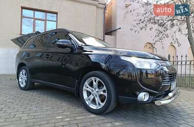 Внедорожник / Кроссовер Mitsubishi Outlander 2012 в Николаеве