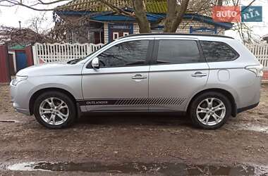 Внедорожник / Кроссовер Mitsubishi Outlander 2012 в Чернигове