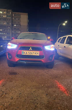 Позашляховик / Кросовер Mitsubishi Outlander 2013 в Києві