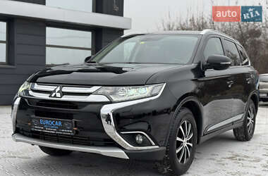 Внедорожник / Кроссовер Mitsubishi Outlander 2016 в Ровно