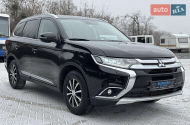 Внедорожник / Кроссовер Mitsubishi Outlander 2016 в Ровно