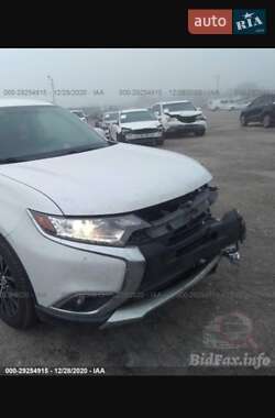 Внедорожник / Кроссовер Mitsubishi Outlander 2017 в Киеве