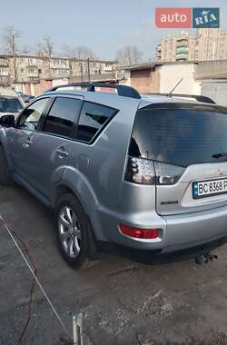 Позашляховик / Кросовер Mitsubishi Outlander 2012 в Червонограді