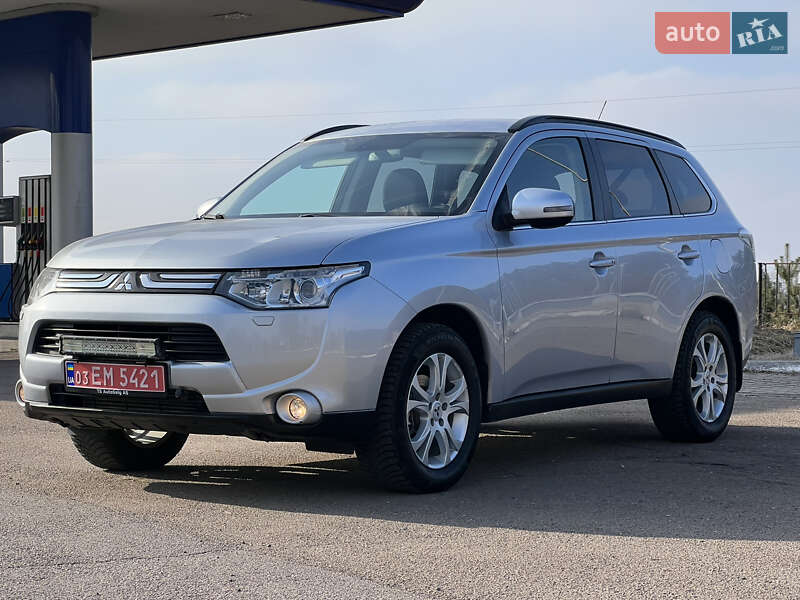 Позашляховик / Кросовер Mitsubishi Outlander 2013 в Дубні