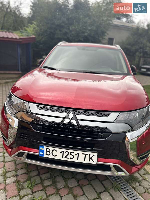 Внедорожник / Кроссовер Mitsubishi Outlander 2019 в Львове