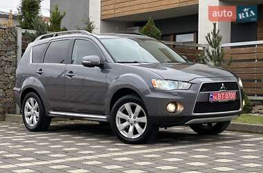 Внедорожник / Кроссовер Mitsubishi Outlander 2011 в Ладыжине