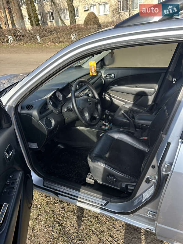 Внедорожник / Кроссовер Mitsubishi Outlander 2005 в Подольске