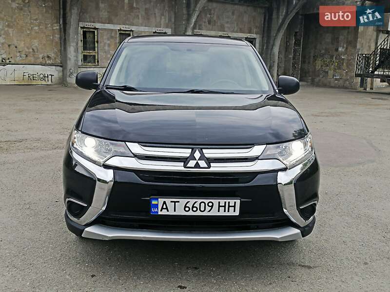 Внедорожник / Кроссовер Mitsubishi Outlander 2016 в Ивано-Франковске фото 12 Внедорожник / Кроссовер Mitsubishi Outlander 2016 в Ивано-Франковске