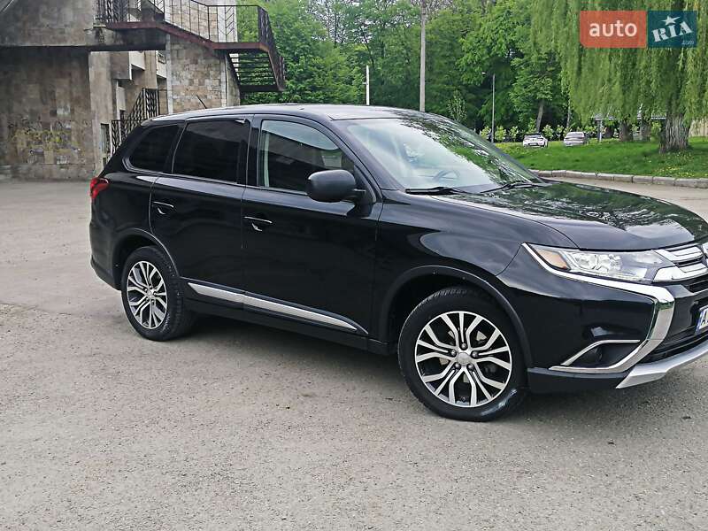 Внедорожник / Кроссовер Mitsubishi Outlander 2016 в Ивано-Франковске фото 18 Внедорожник / Кроссовер Mitsubishi Outlander 2016 в Ивано-Франковске
