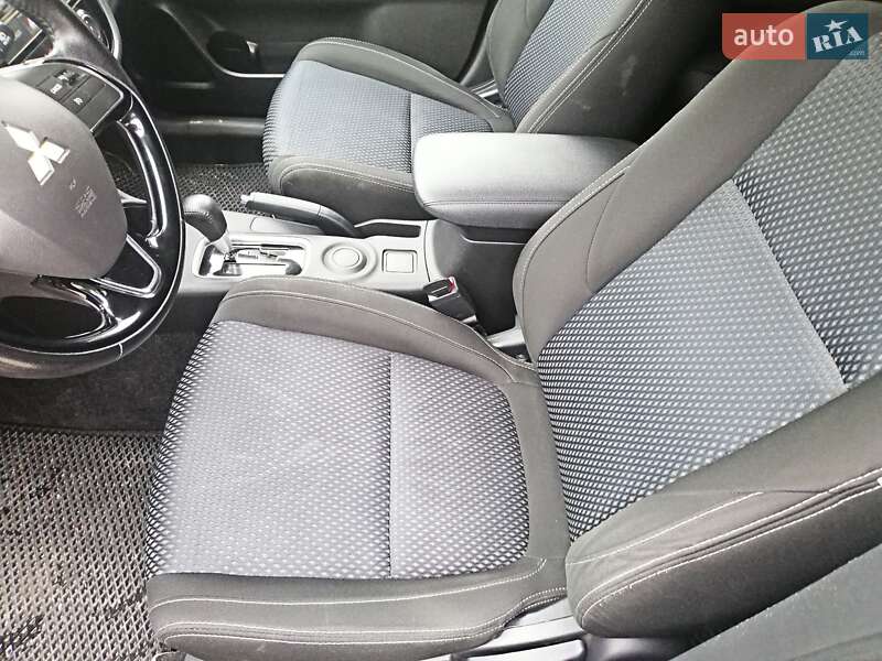 Внедорожник / Кроссовер Mitsubishi Outlander 2016 в Ивано-Франковске фото 37 Внедорожник / Кроссовер Mitsubishi Outlander 2016 в Ивано-Франковске