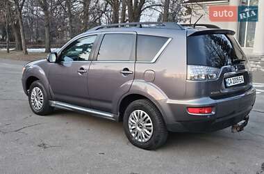 Внедорожник / Кроссовер Mitsubishi Outlander 2011 в Киеве