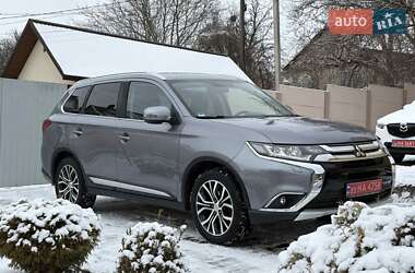 Внедорожник / Кроссовер Mitsubishi Outlander 2017 в Ровно