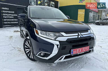 Внедорожник / Кроссовер Mitsubishi Outlander 2020 в Кропивницком