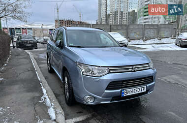 Внедорожник / Кроссовер Mitsubishi Outlander 2013 в Одессе