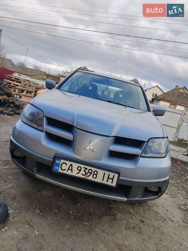Позашляховик / Кросовер Mitsubishi Outlander 2004 в 