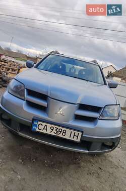 Позашляховик / Кросовер Mitsubishi Outlander 2004 в 