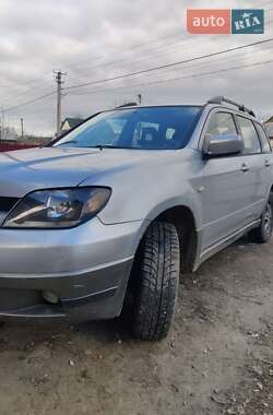 Позашляховик / Кросовер Mitsubishi Outlander 2004 в 