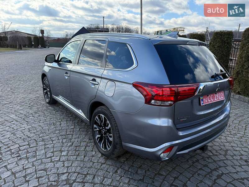 Внедорожник / Кроссовер Mitsubishi Outlander 2018 в Жовкве