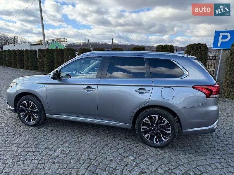 Внедорожник / Кроссовер Mitsubishi Outlander 2018 в Жовкве