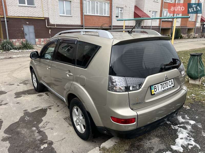 Внедорожник / Кроссовер Mitsubishi Outlander 2008 в 