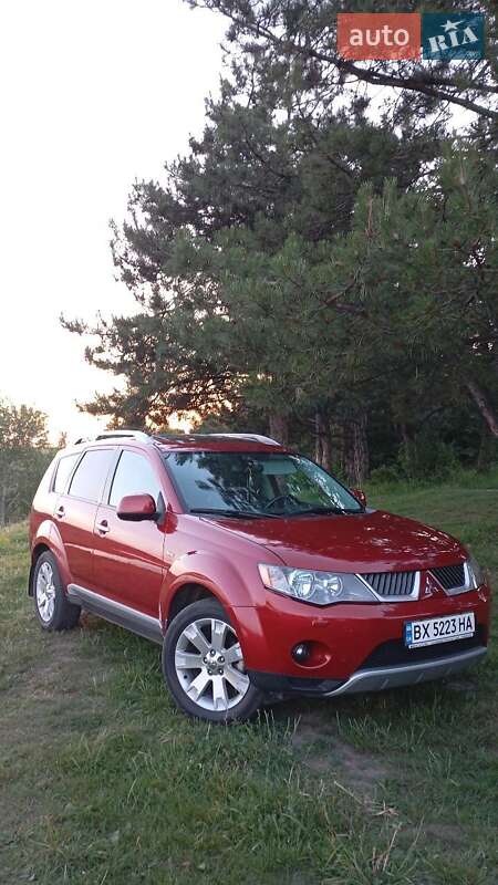 Внедорожник / Кроссовер Mitsubishi Outlander 2008 в 