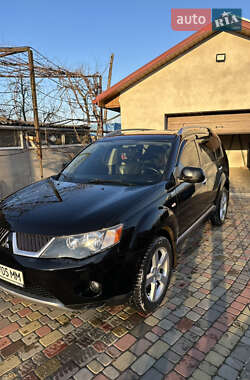 Внедорожник / Кроссовер Mitsubishi Outlander 2008 в Городке