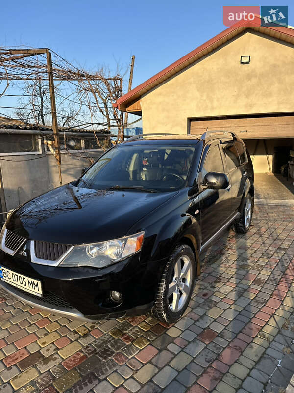 Позашляховик / Кросовер Mitsubishi Outlander 2008 в Городку