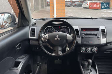 Позашляховик / Кросовер Mitsubishi Outlander 2011 в Києві