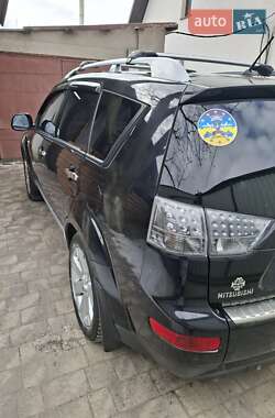 Внедорожник / Кроссовер Mitsubishi Outlander 2008 в 