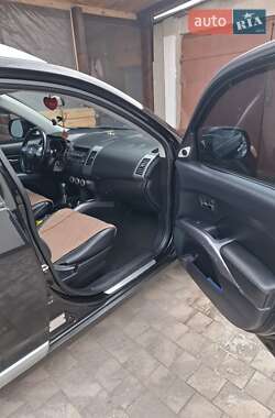 Внедорожник / Кроссовер Mitsubishi Outlander 2008 в 