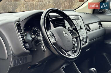 Внедорожник / Кроссовер Mitsubishi Outlander 2013 в Дрогобыче