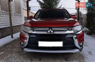 Внедорожник / Кроссовер Mitsubishi Outlander 2016 в Змиеве