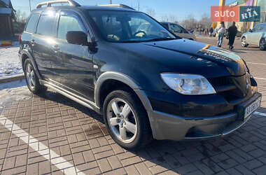 Позашляховик / Кросовер Mitsubishi Outlander 2005 в Києві