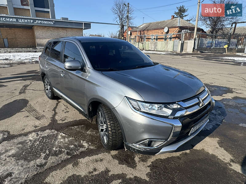 Внедорожник / Кроссовер Mitsubishi Outlander 2018 в Дергачах