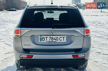 Позашляховик / Кросовер Mitsubishi Outlander 2013 в Харкові