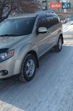 Внедорожник / Кроссовер Mitsubishi Outlander 2008 в Краснограде