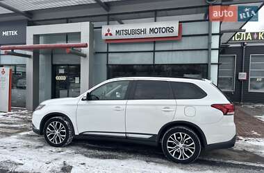 Позашляховик / Кросовер Mitsubishi Outlander 2015 в Чернігові