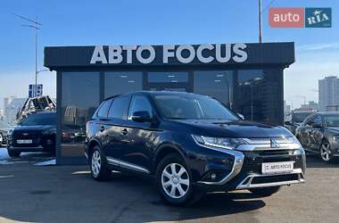 Внедорожник / Кроссовер Mitsubishi Outlander 2021 в Киеве