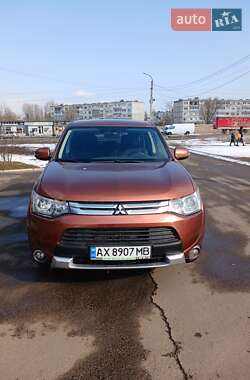 Внедорожник / Кроссовер Mitsubishi Outlander 2014 в Павлограде