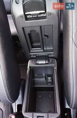 Внедорожник / Кроссовер Mitsubishi Outlander 2014 в 