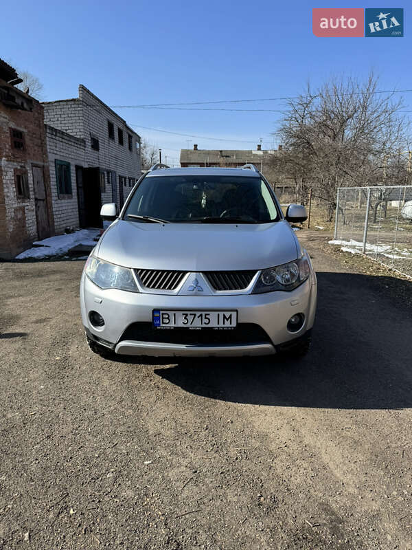 Внедорожник / Кроссовер Mitsubishi Outlander 2007 в 