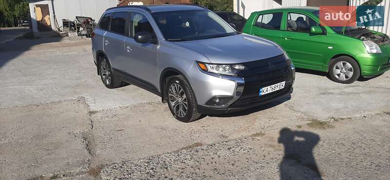 Mitsubishi Outlander 2016