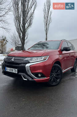 Позашляховик / Кросовер Mitsubishi Outlander 2018 в Києві