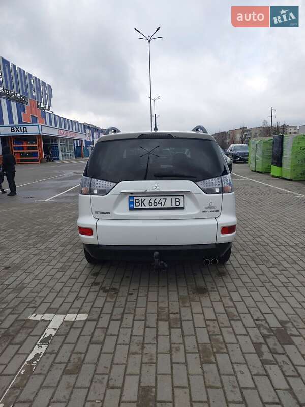 Внедорожник / Кроссовер Mitsubishi Outlander 2012 в Славуте