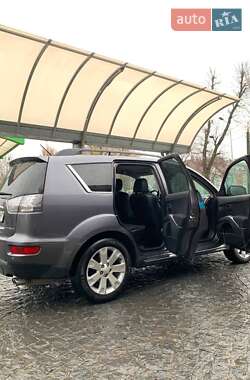 Позашляховик / Кросовер Mitsubishi Outlander 2011 в 