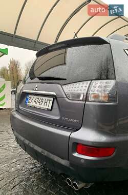 Позашляховик / Кросовер Mitsubishi Outlander 2011 в 