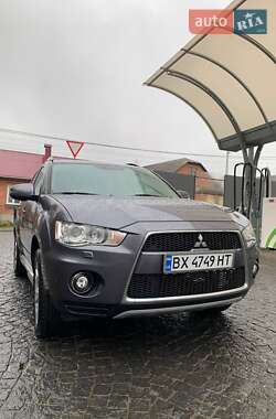 Позашляховик / Кросовер Mitsubishi Outlander 2011 в 