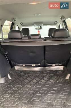 Позашляховик / Кросовер Mitsubishi Outlander 2011 в 