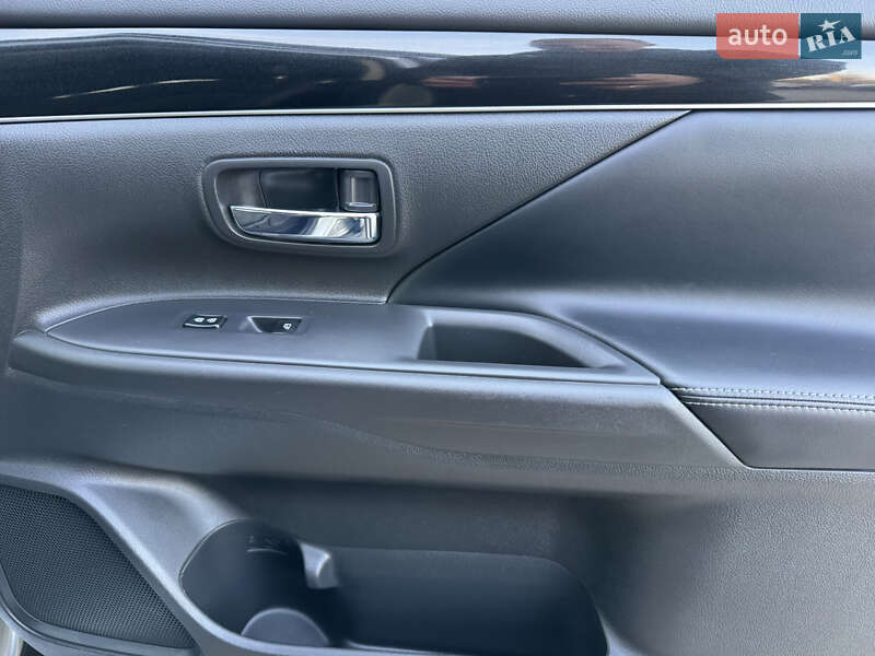 Внедорожник / Кроссовер Mitsubishi Outlander 2019 в Трускавце