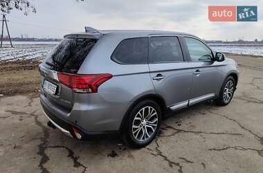 Позашляховик / Кросовер Mitsubishi Outlander 2017 в Полтаві